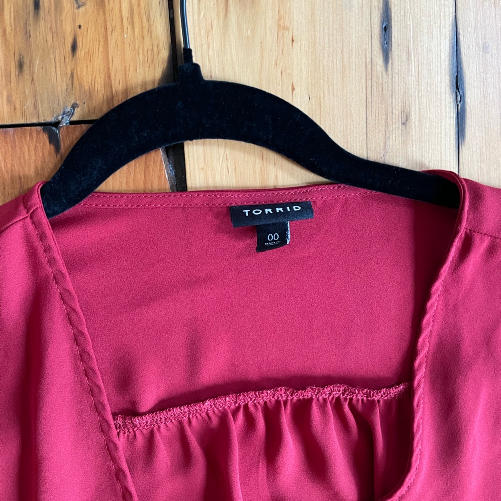 Torrid red button blouse - Picture 2 of 2